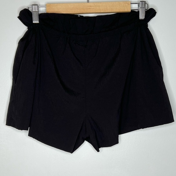 LF Seek the Label bungee cord black shorts S - Picture 10 of 10
